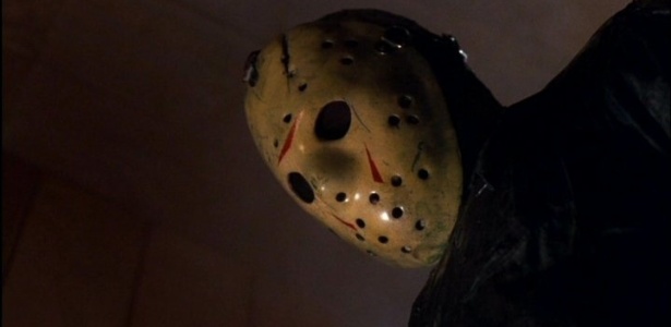 um-acampamento-de-verao-chamada-cristal-lake-e-o-local-favorito-para-os-passeios-sanguinarios-de-jason-voorhees-um-ser-que-morre-e-renasce-varias-vezes-ao-longo-da-franquia-sexta-feira-13-friday-1351643593